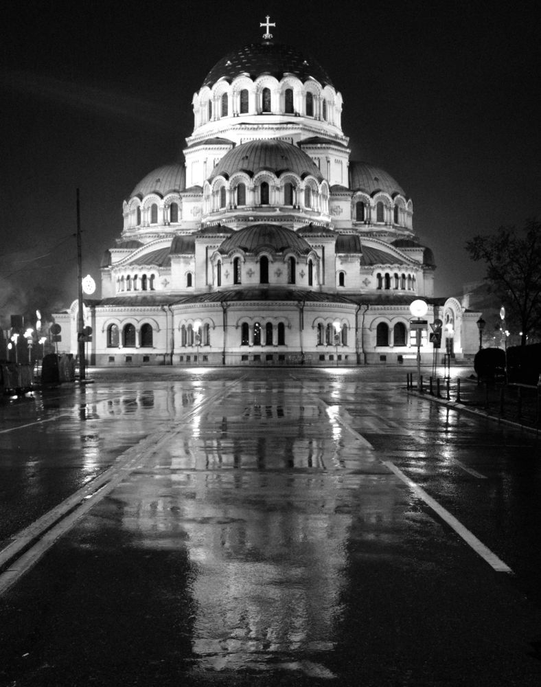 Катедрален храм-паметник