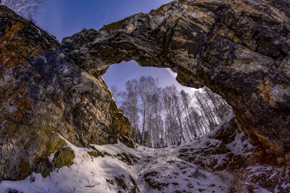 Каменные ворота реки  Исеть.