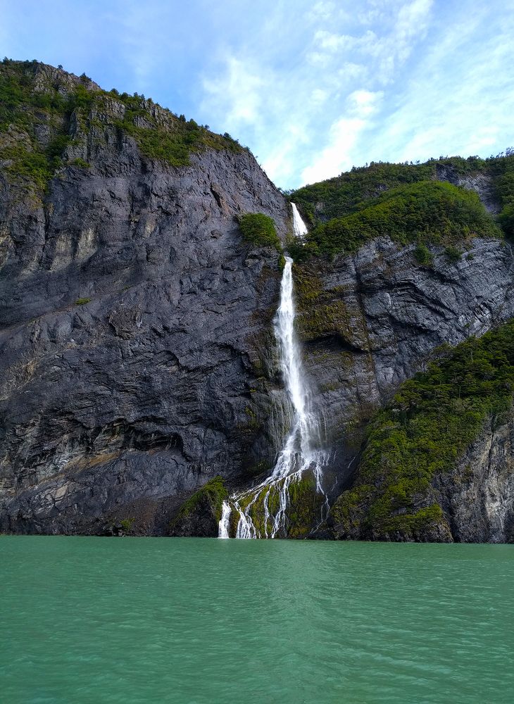 Водопад в Андах