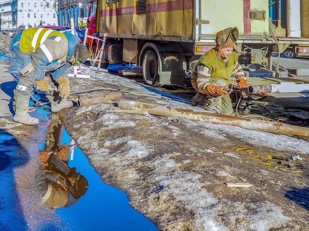 Around the corner of history... Saint-Petersburg. / За углом истории... Санкт-Петербург