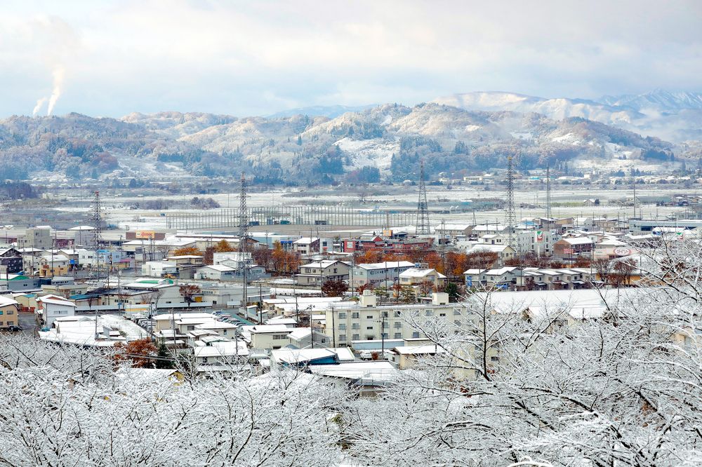 Sagae City Momiji and First Snow