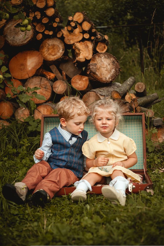 Дети в чемодане