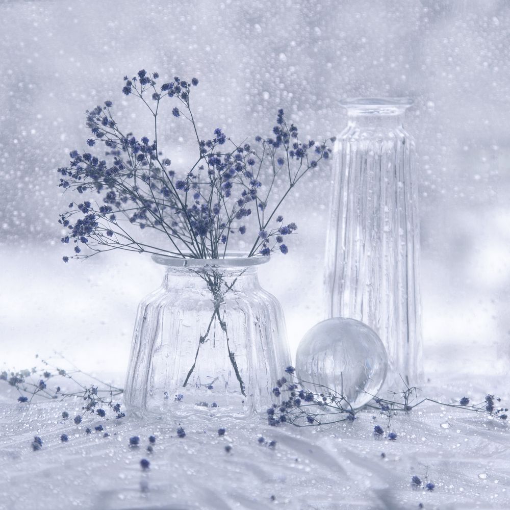 А снег кружится...