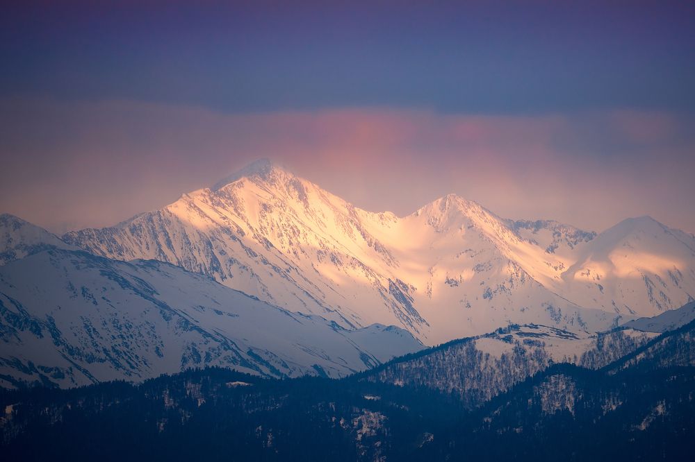 Гора Тыбга на закате.