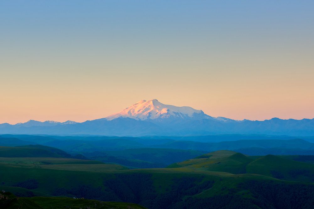 Эльбрус на рассвете