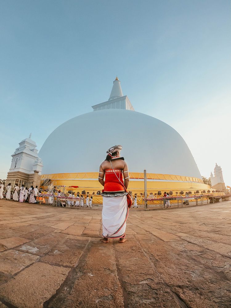 Ruwanweli Maha Seya - Sri Lanka
