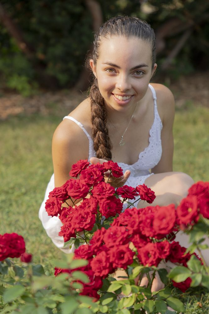 VIrginie with roses