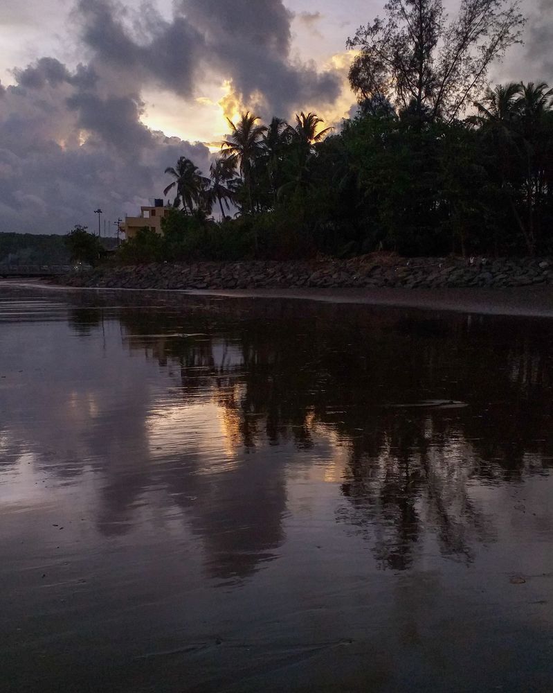Clouds reflection