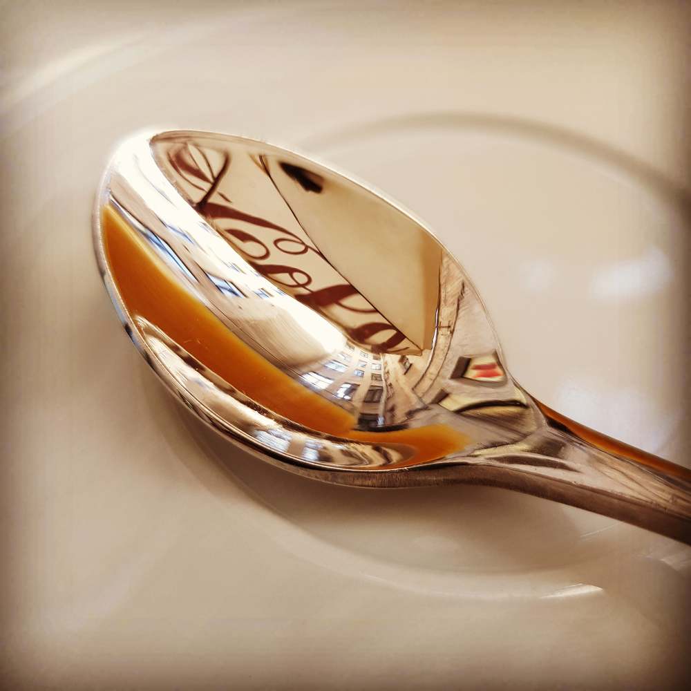 Утро в одной ложке. Санкт-Петербург, Россия. Июль 2020. Morning in one spoon. Saint Petersburg, Russia. July 2020.