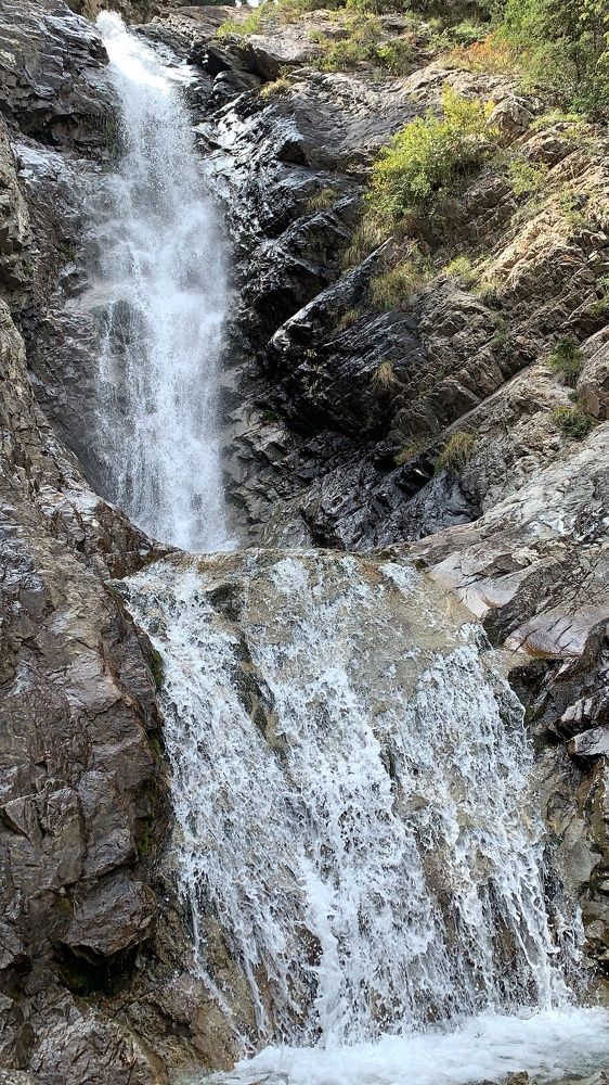 Водопад в Борскоон. Кыргызстан