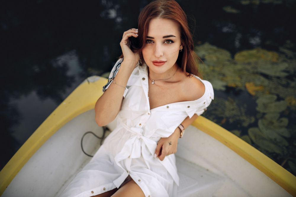 Одна в лодке