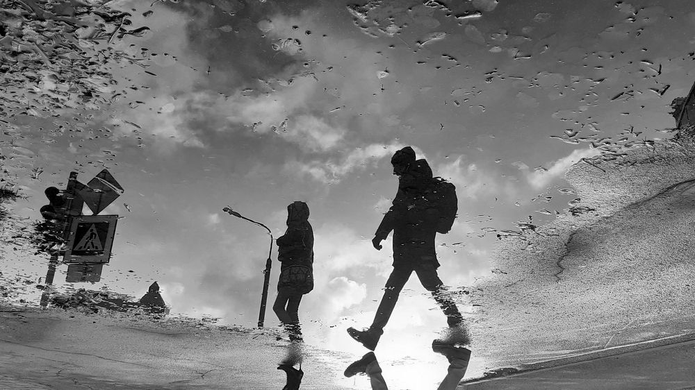 А мы - бежим, а он - горит.