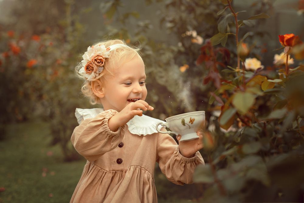 Чаепитие в розовом саду