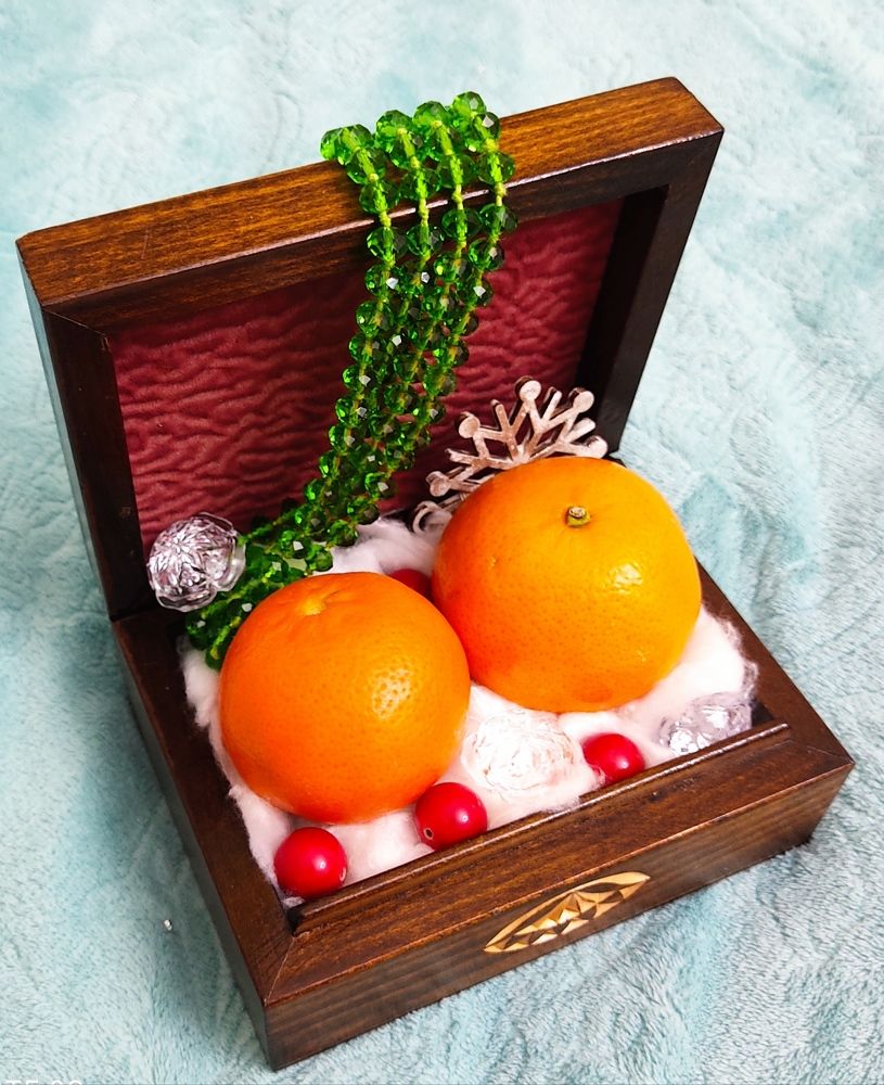 Шкатулка с мандаринами