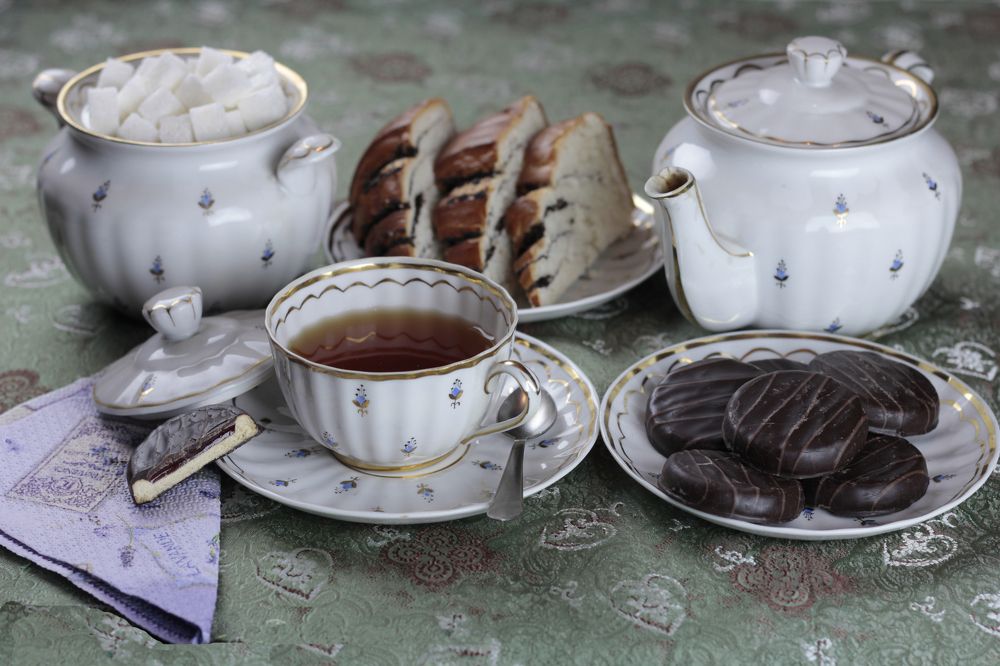 Чай на столе