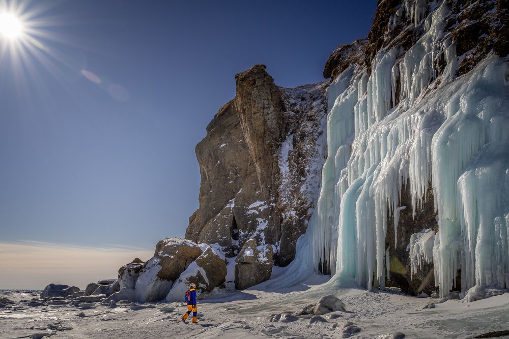 Замерзшие водопады бухты Тихой. Остров Сахалин