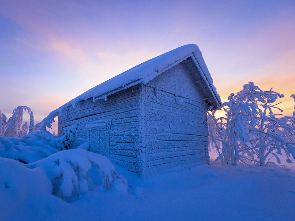 Морозным вечером.