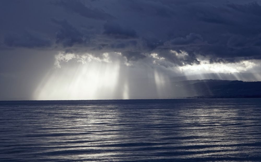 local thunderstorm on Leman lake