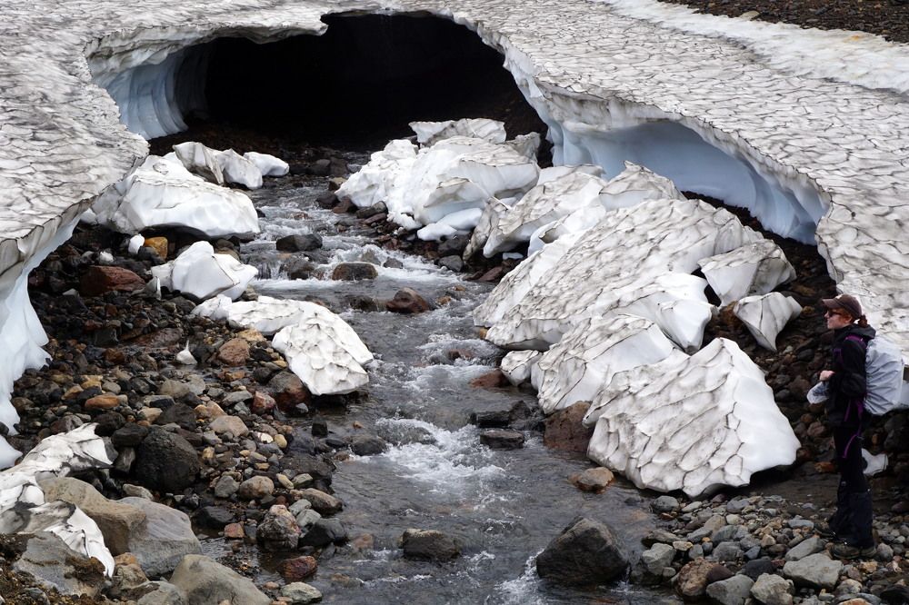 Снежник на Мутновском вулкане