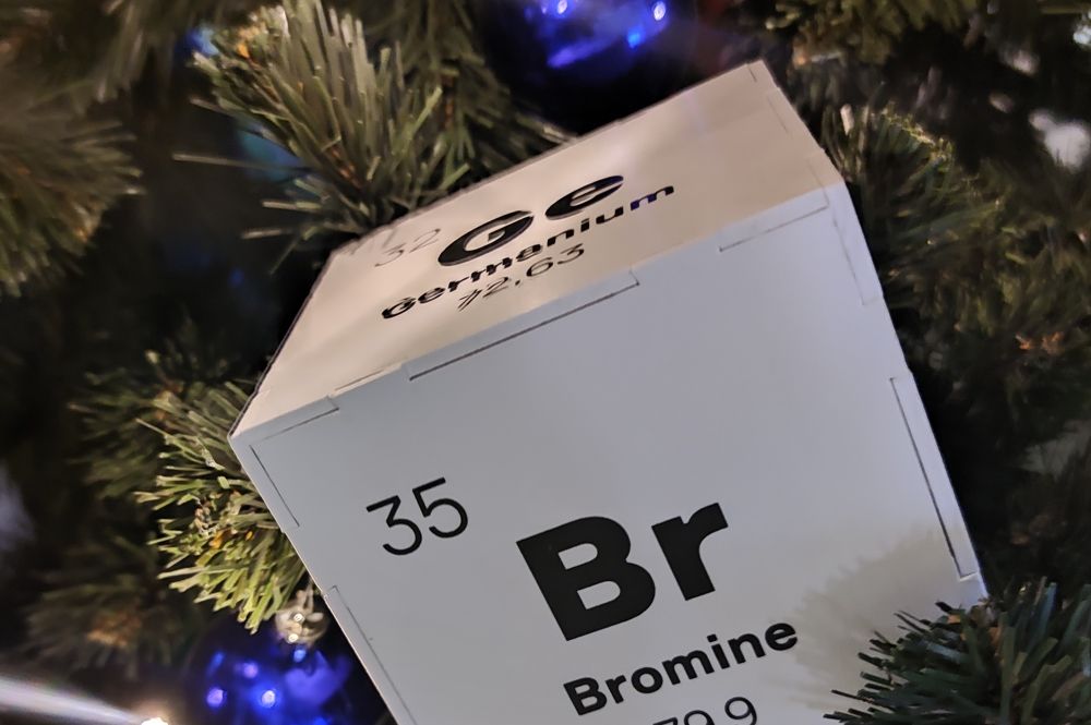 Украшение на елке