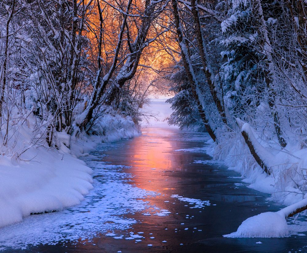 Солнечным днем.