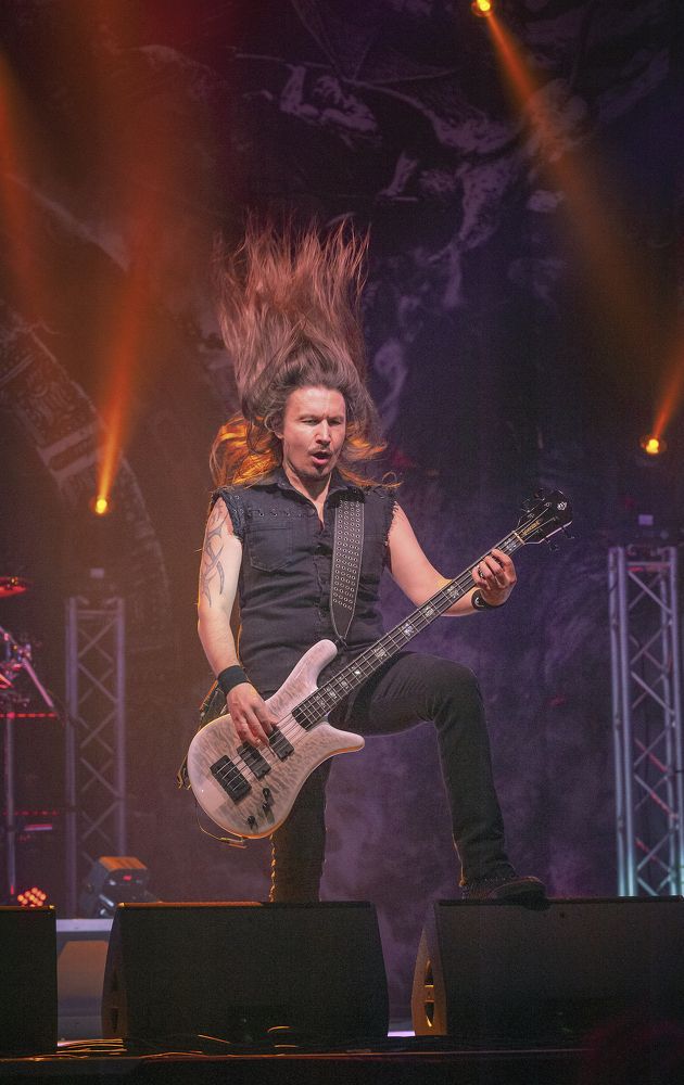 Гитарист (Алексей Харьков) Группа "Кипелов" концерт в Калуге декабрь 2021 г.