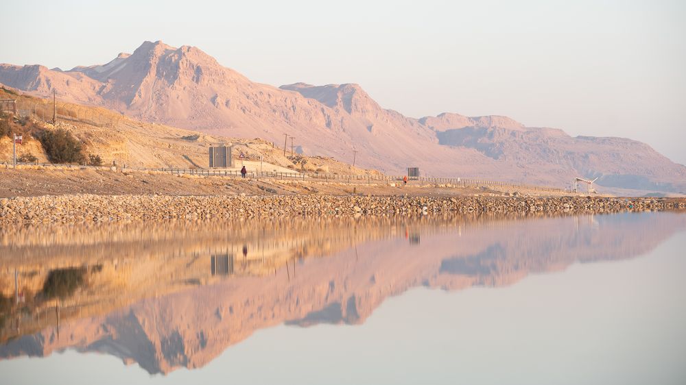 скалы мертвое море