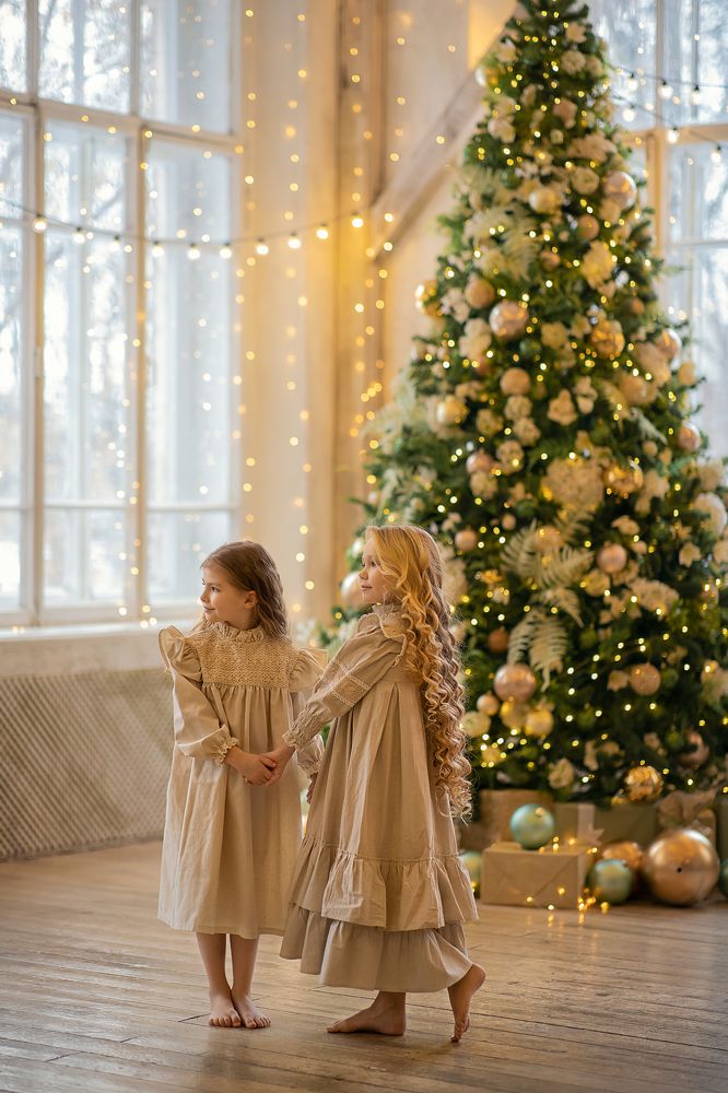 Photograph by LIDIYA HOLD