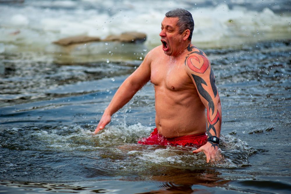 Безумству храбрых, поем мы песню ...