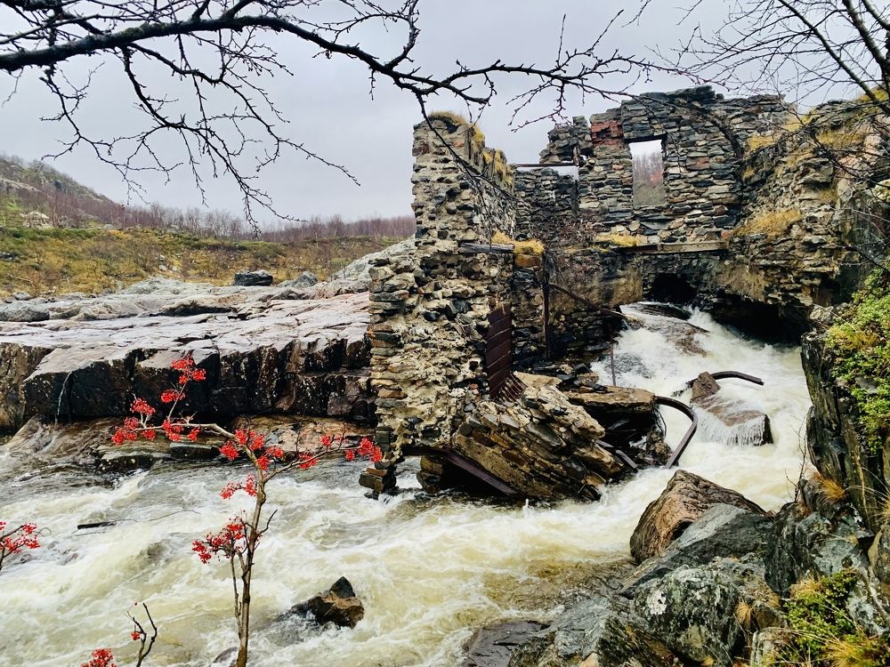 Titovka river, Melnichny waterfall