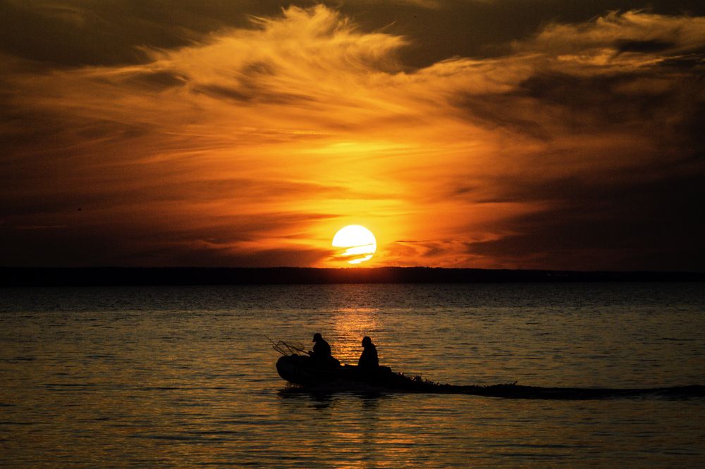 Закат на Онежском озере, Россия