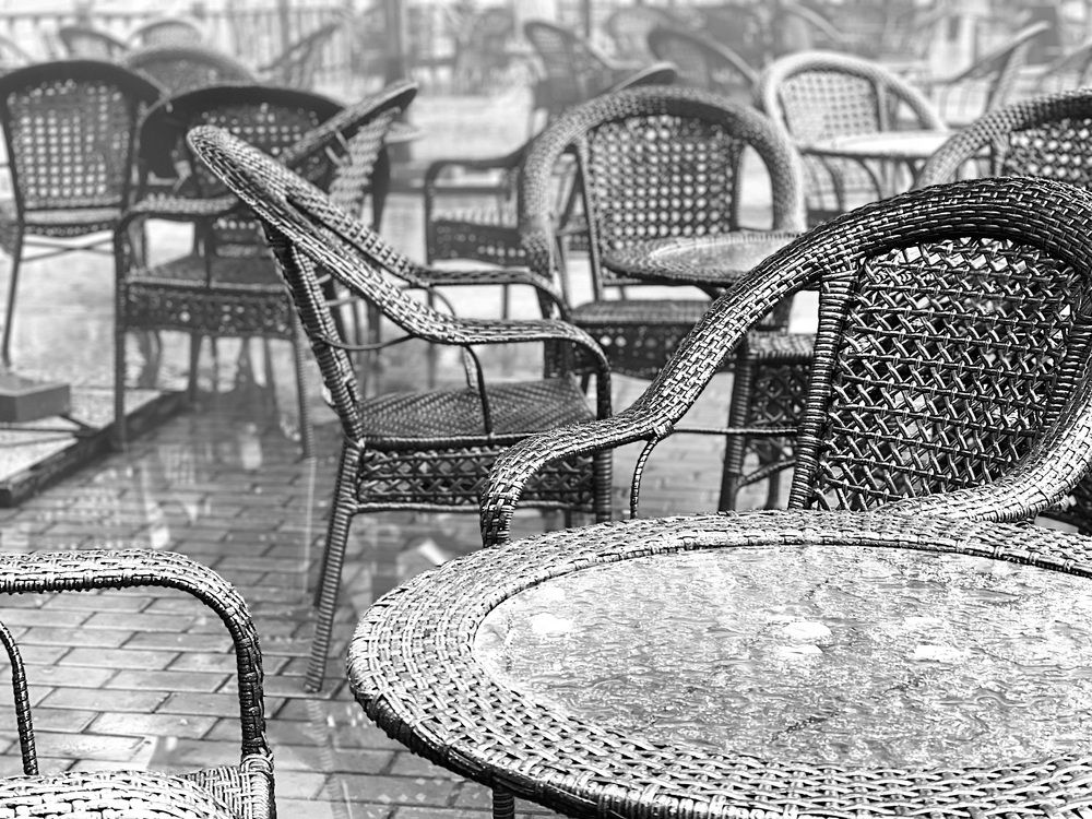 Кафе в осеннем парке