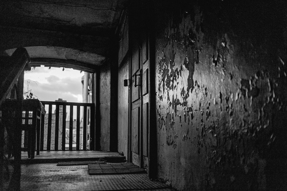 Пустота в старых домах России