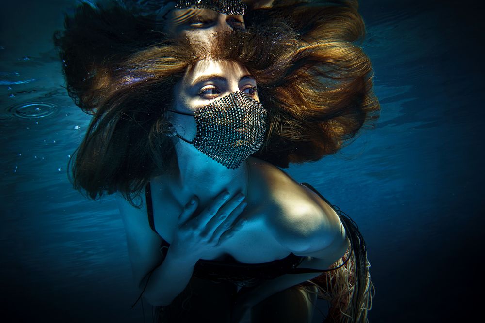 Под поверхностью...