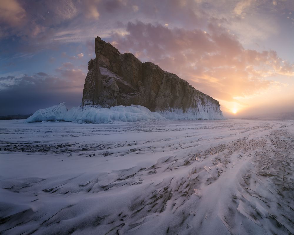 Остров Шарга-Даган на закате