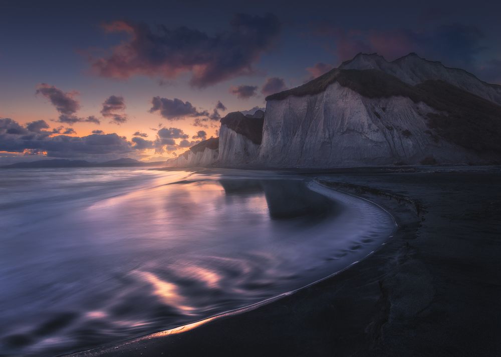 The first light at the White Cliffs