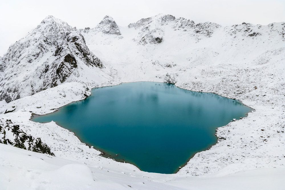 Голубое Муруджинское озеро в Домбае