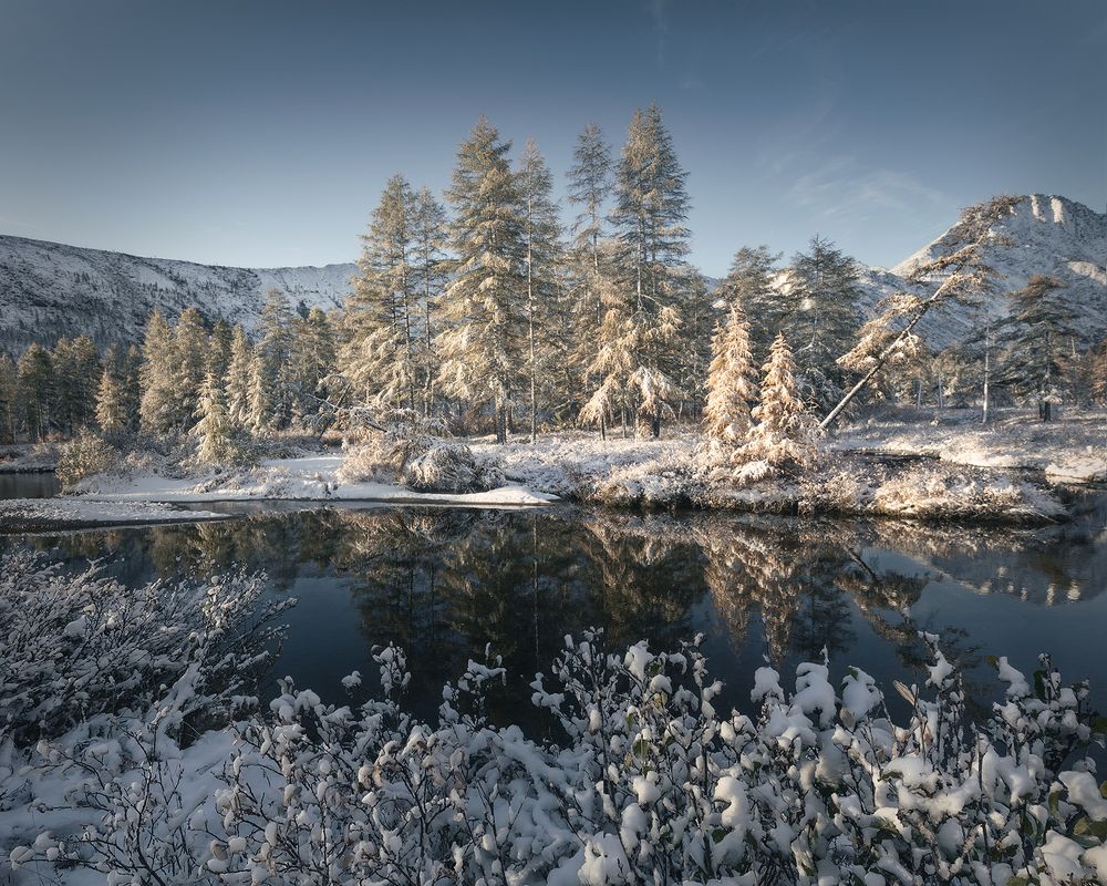 Первый снег на озере Невидимка