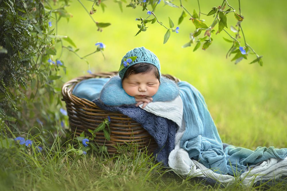 Outdoor newborn