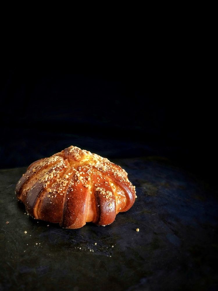 Булка в космосе.