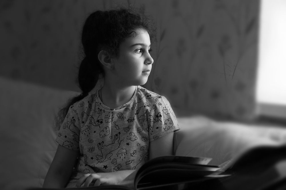 Девочка с книгой