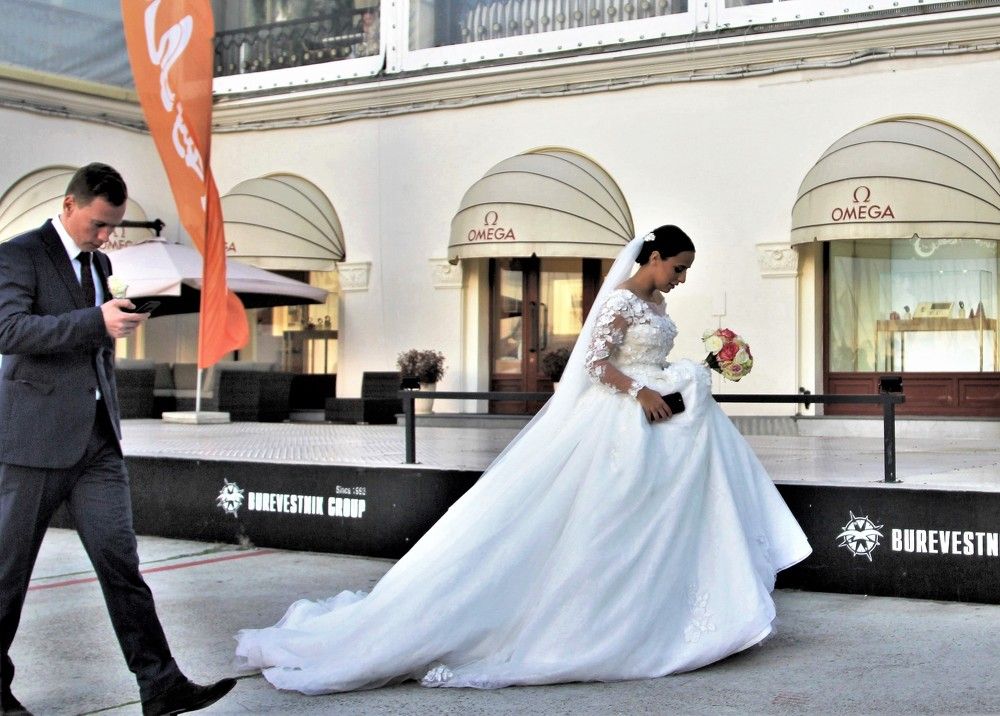 Первым делом самолеты...ну, а девушки потом..