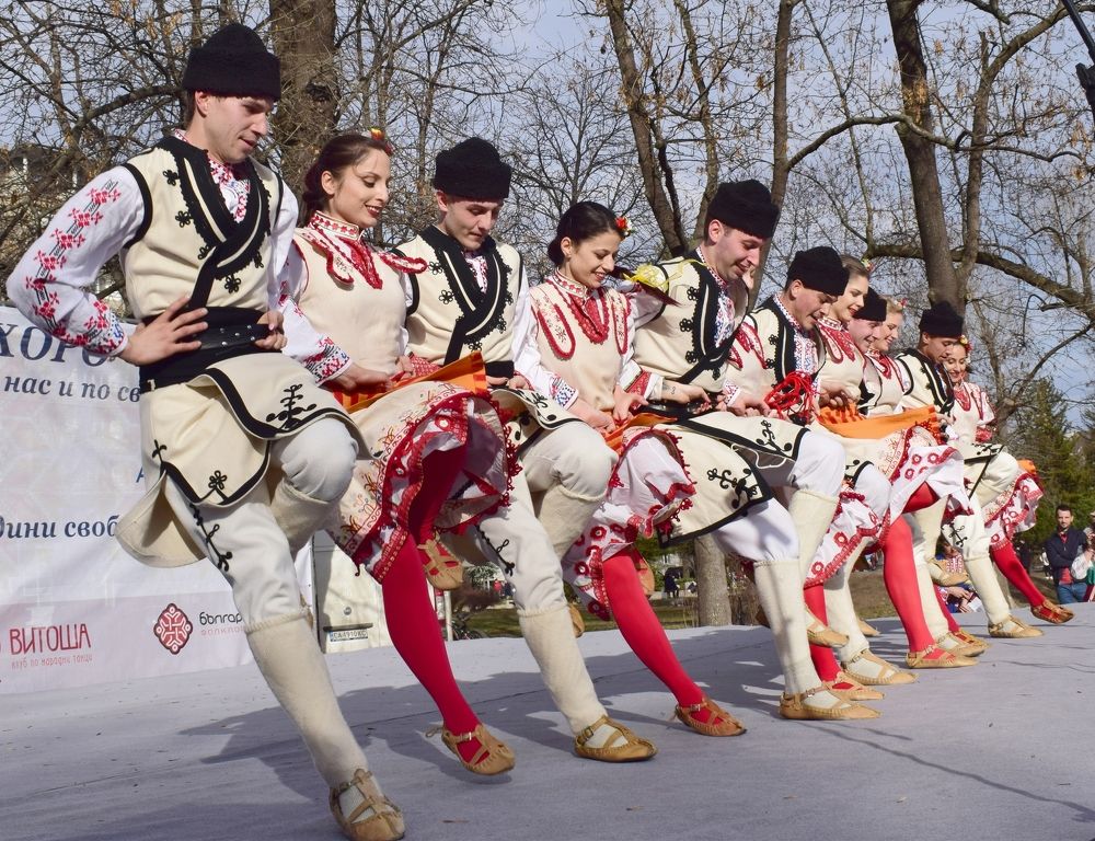 „Пробуждане с хоро“