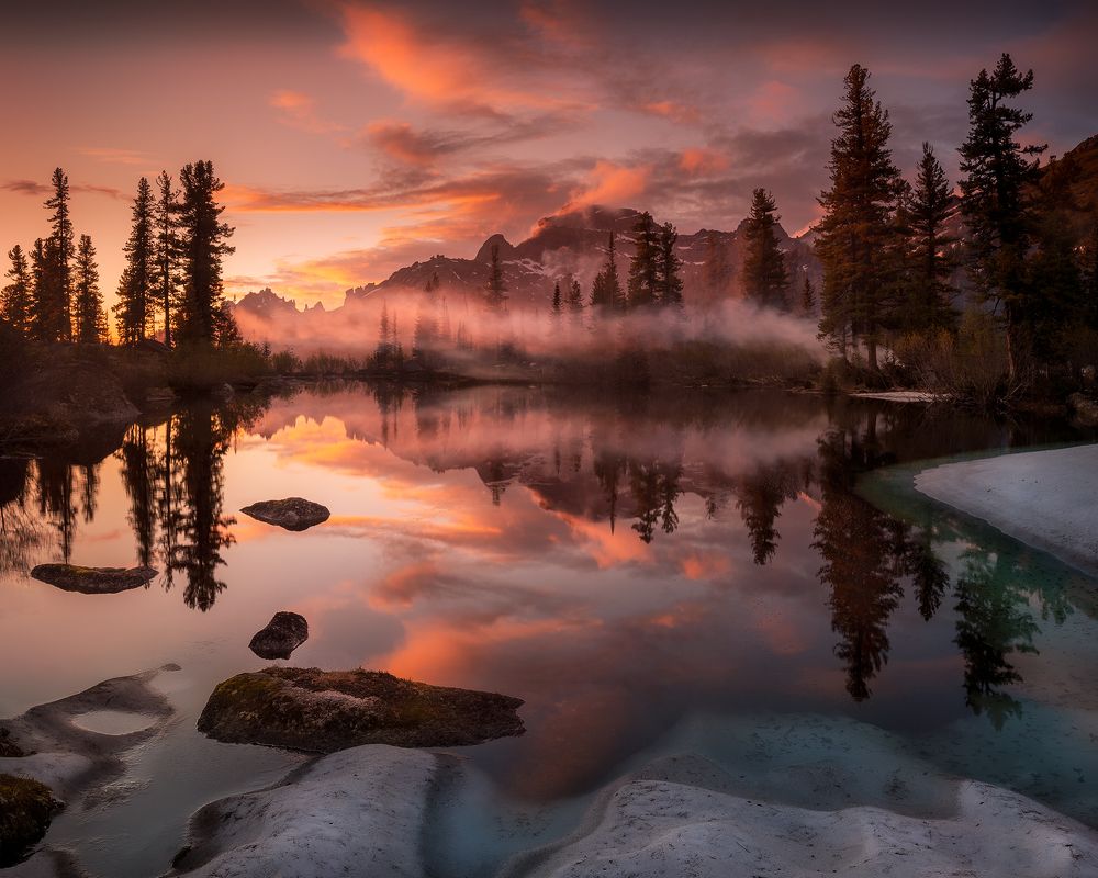 Закат на озере Лазурное