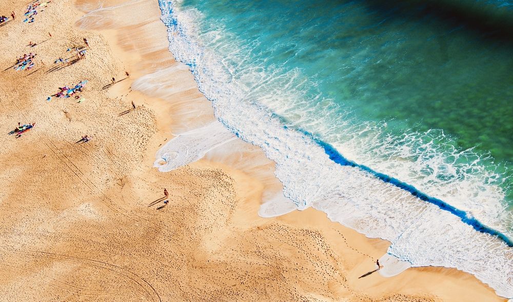 shapes and wavs ion a beech