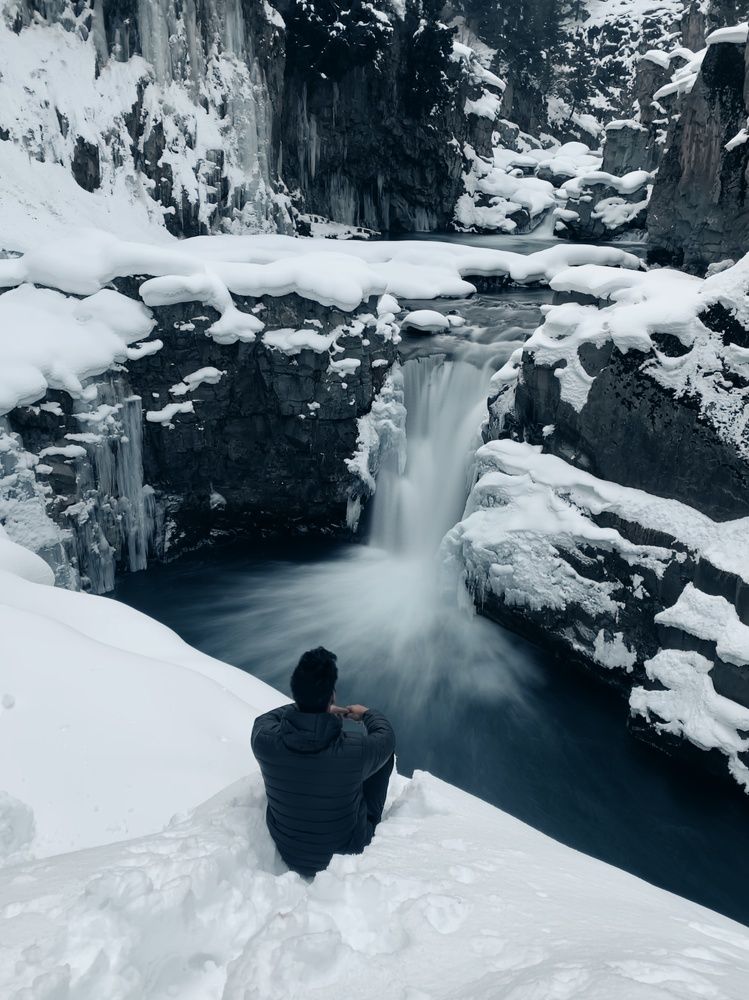 Aharbal Waterfall, Kashmir.