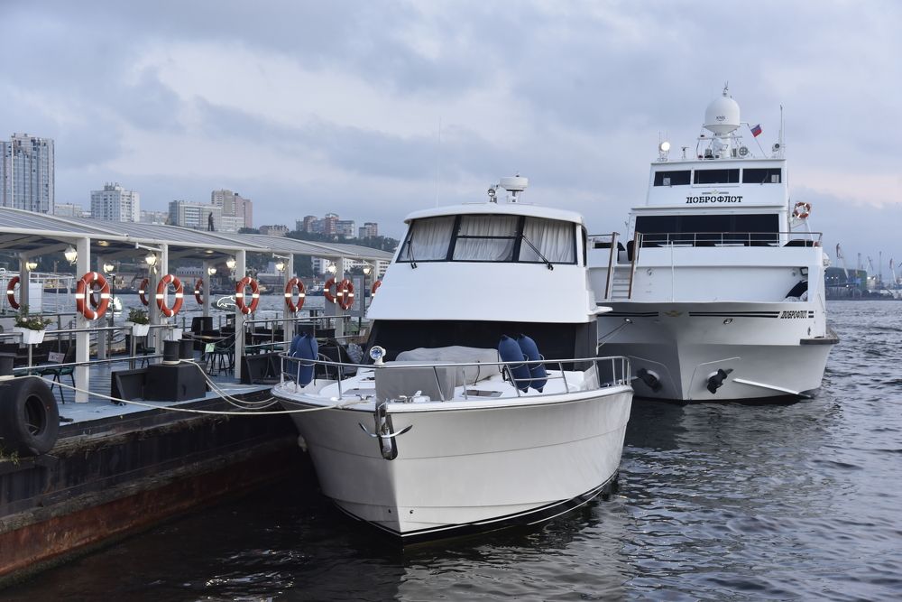 Морские суда.