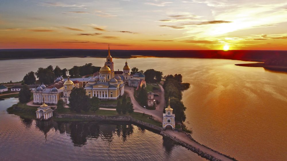 Нило-Столбенская пустынь.