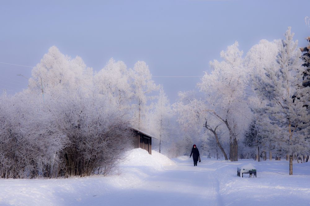 Серебро, огни и блестки, - Целый мир из серебра!