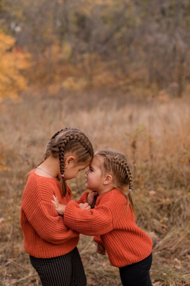 Веселые сестренки